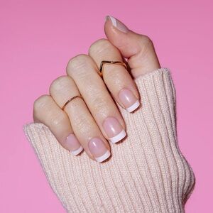 L.A Girl oh so shiny gel shine nail press ons , classy French Manicure Set